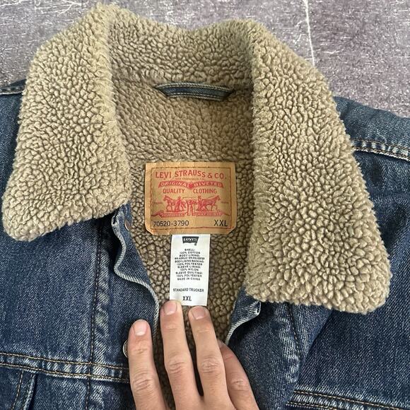 Men's Levi's Dark Blue Denim Sherpa Lined Standard Trucker Jean Jacket Sz 2XL - Picture 2 of 4
